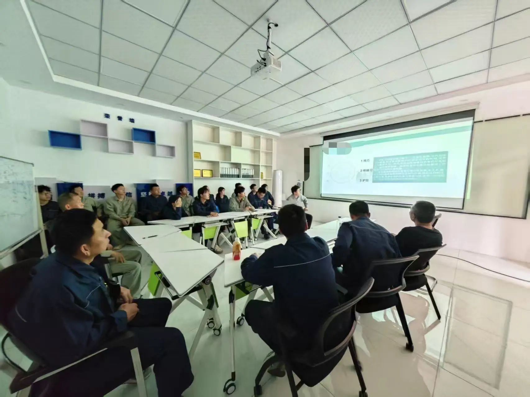 <a href='http://www.tjjxsd56.com/Ppzq/ersted.html'>電纜故障定位儀</a>檢測培訓